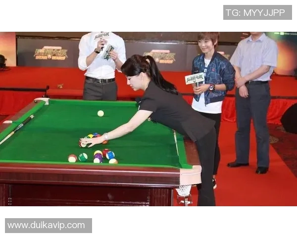 潘晓婷心目中的足球偶像是谁他在球场上的表现令她赞叹不已